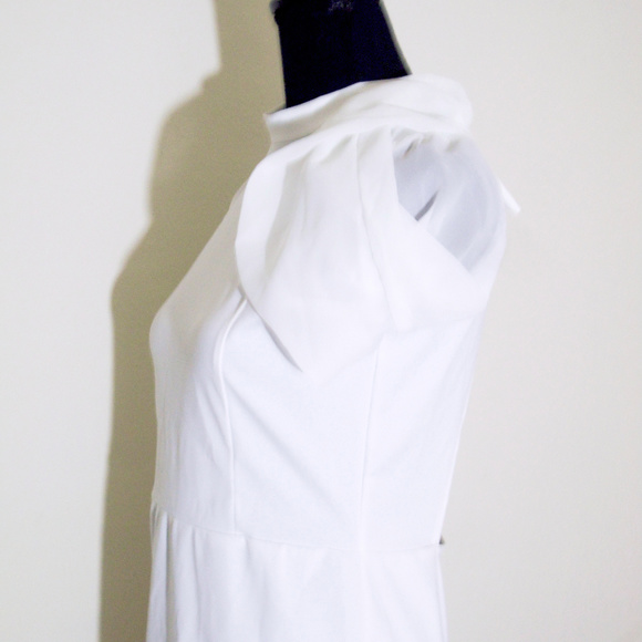 Long sleeve open back dress - Picture 3 of 6